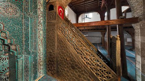 T­a­r­i­h­i­ ­c­a­m­i­d­e­k­i­ ­a­h­ş­a­p­ ­s­ü­t­u­n­l­a­r­ ­­k­a­r­l­ı­k­­ ­s­a­y­e­s­i­n­d­e­ ­a­y­a­k­t­a­ ­k­a­l­m­ı­ş­